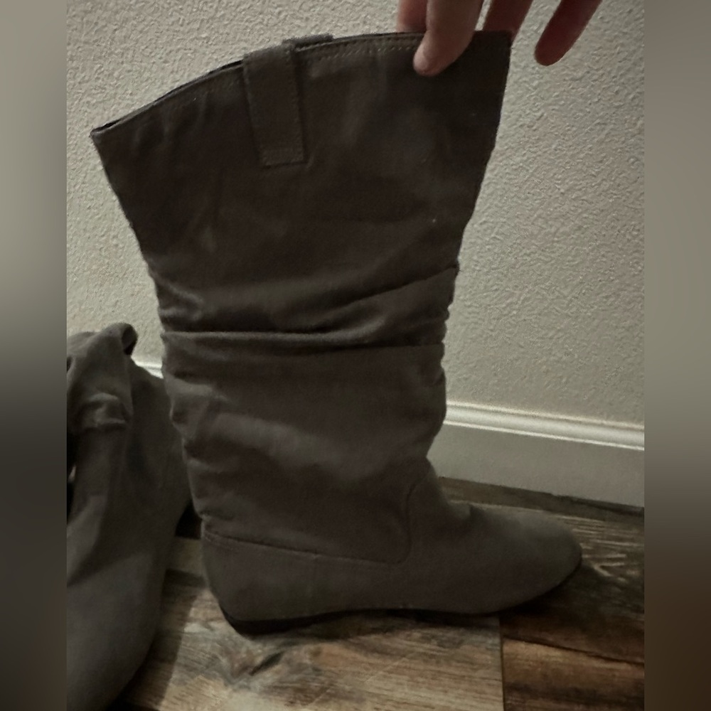 Women’s Grey Boots Size 11
